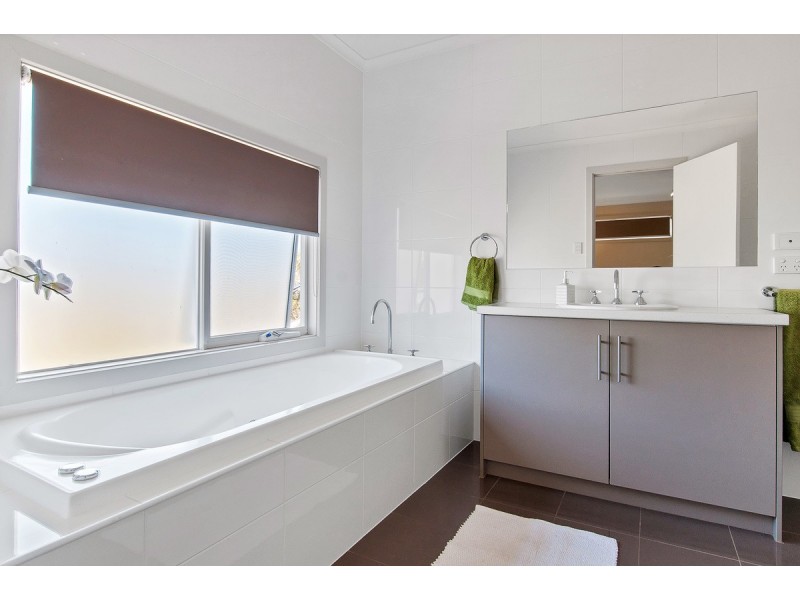 6 Bunbury Road, Port Noarlunga South SA 5167