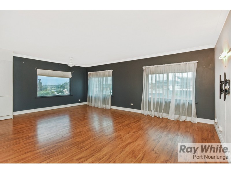 26 Bathurst Avenue, Moana SA 5169