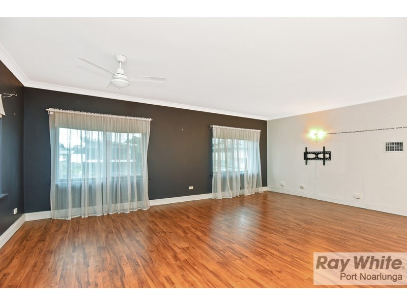 26 Bathurst Avenue, Moana SA 5169