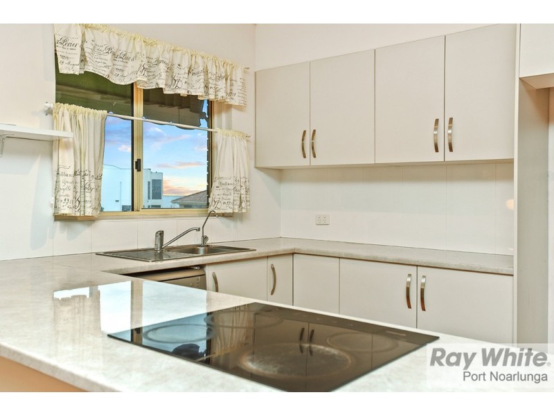 26 Bathurst Avenue, Moana SA 5169