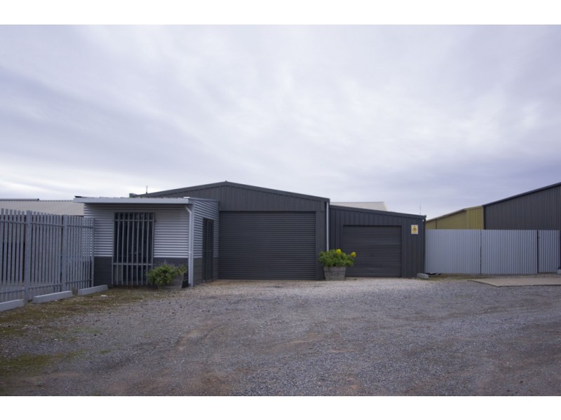 11 Waddikee Road, Lonsdale SA 5160