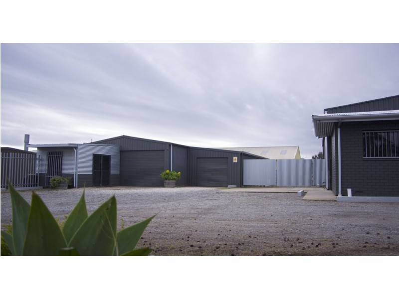 11 Waddikee Road, Lonsdale SA 5160