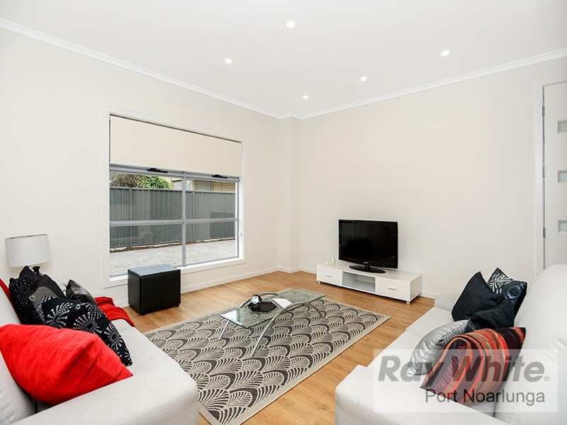 2 and 3 / 10 Leitch Avenue, Port Noarlunga SA 5167