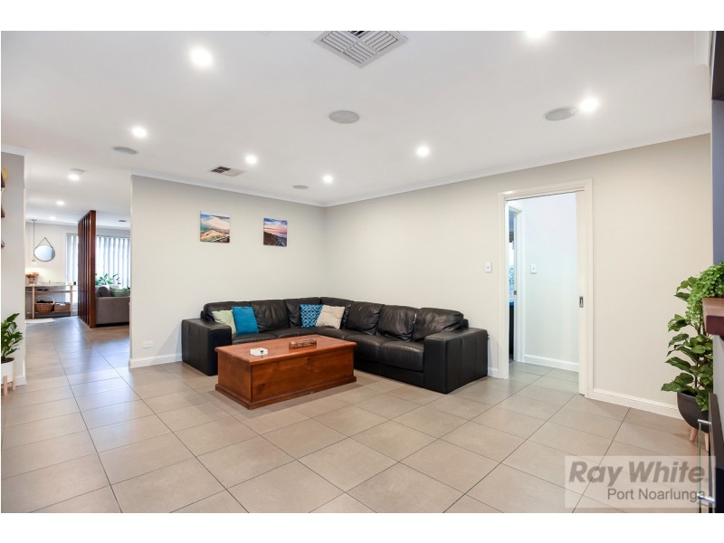 31 Esperance Boulevard, Seaford Rise SA 5169