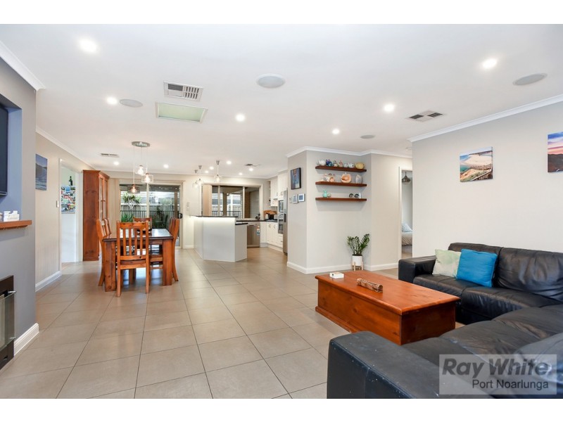 31 Esperance Boulevard, Seaford Rise SA 5169