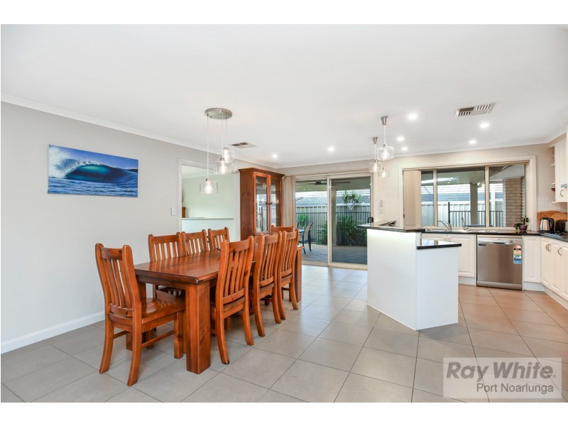31 Esperance Boulevard, Seaford Rise SA 5169