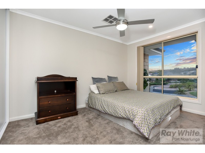 31 Esperance Boulevard, Seaford Rise SA 5169