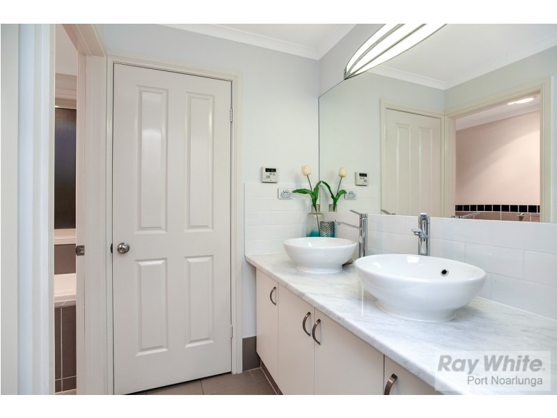 31 Esperance Boulevard, Seaford Rise SA 5169