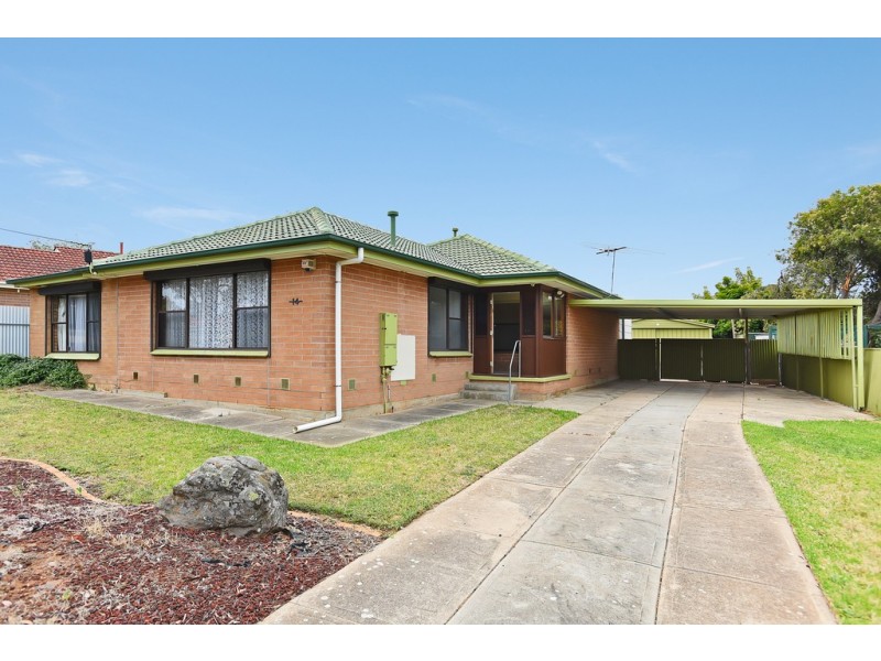 14 Adrian Street, Christie Downs SA 5164