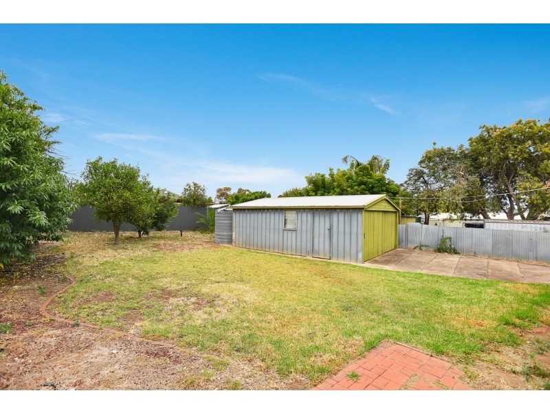 14 Adrian Street, Christie Downs SA 5164