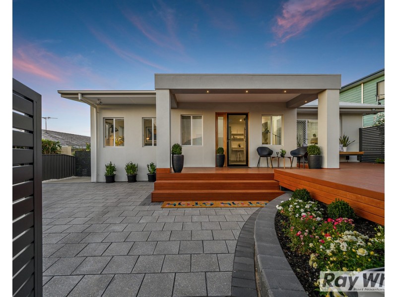 9 Neville Avenue, Christies Beach SA 5165