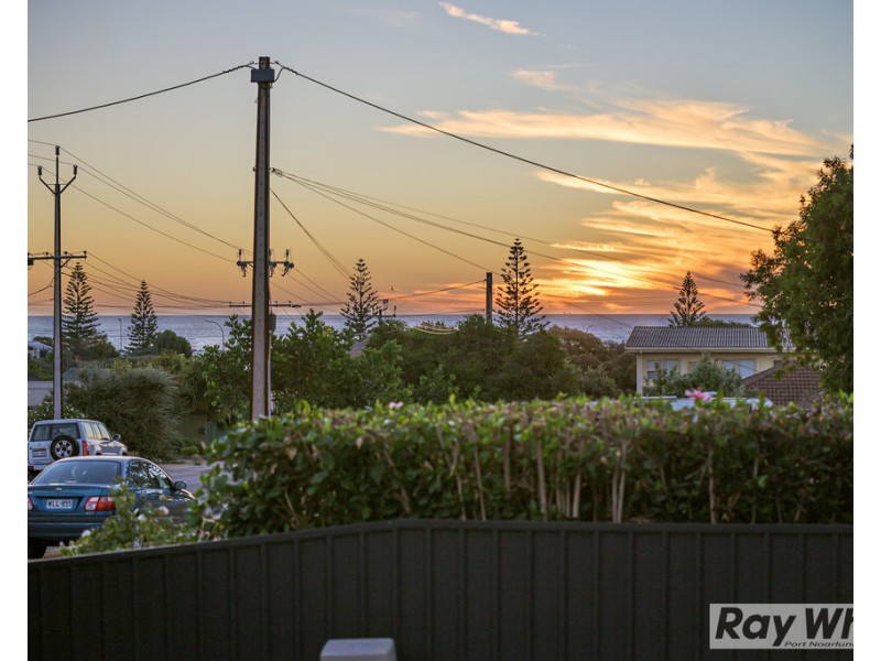 9 Neville Avenue, Christies Beach SA 5165