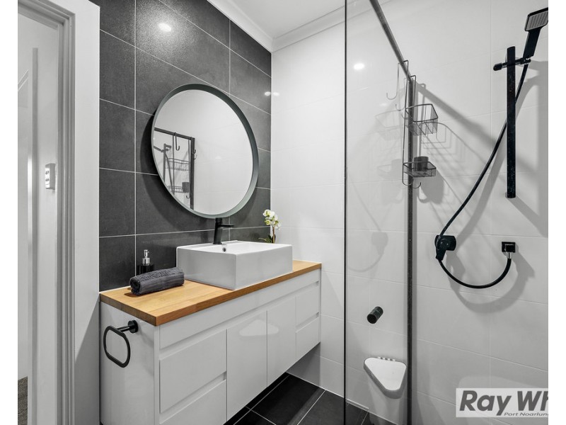 9 Neville Avenue, Christies Beach SA 5165