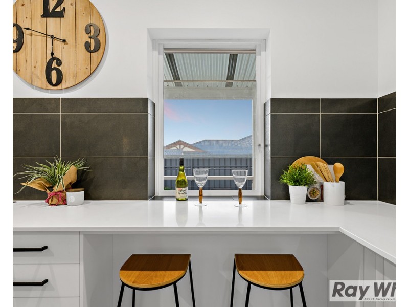 9 Neville Avenue, Christies Beach SA 5165