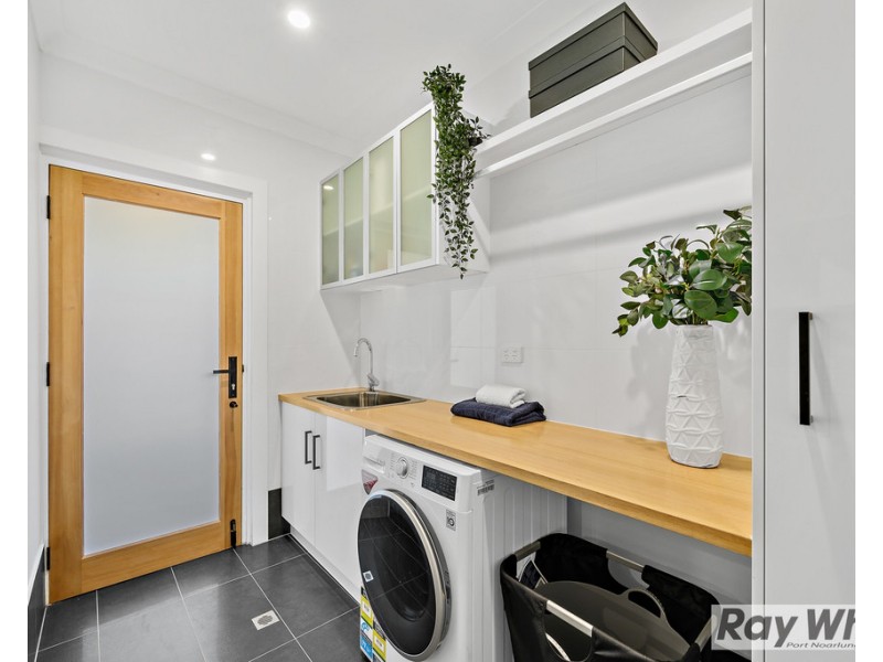 9 Neville Avenue, Christies Beach SA 5165