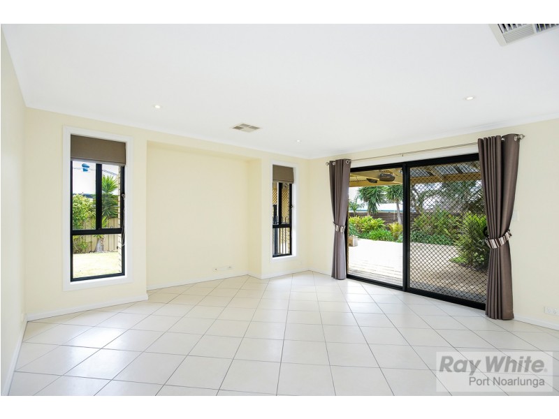 2 Casuarina Avenue, Aldinga Beach SA 5173