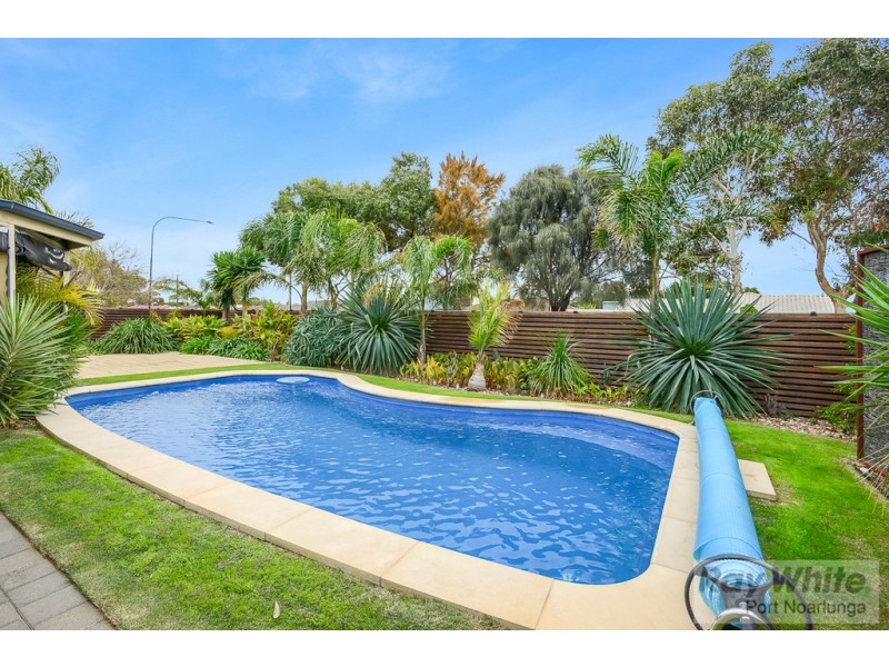 2 Casuarina Avenue, Aldinga Beach SA 5173