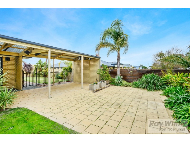 2 Casuarina Avenue, Aldinga Beach SA 5173