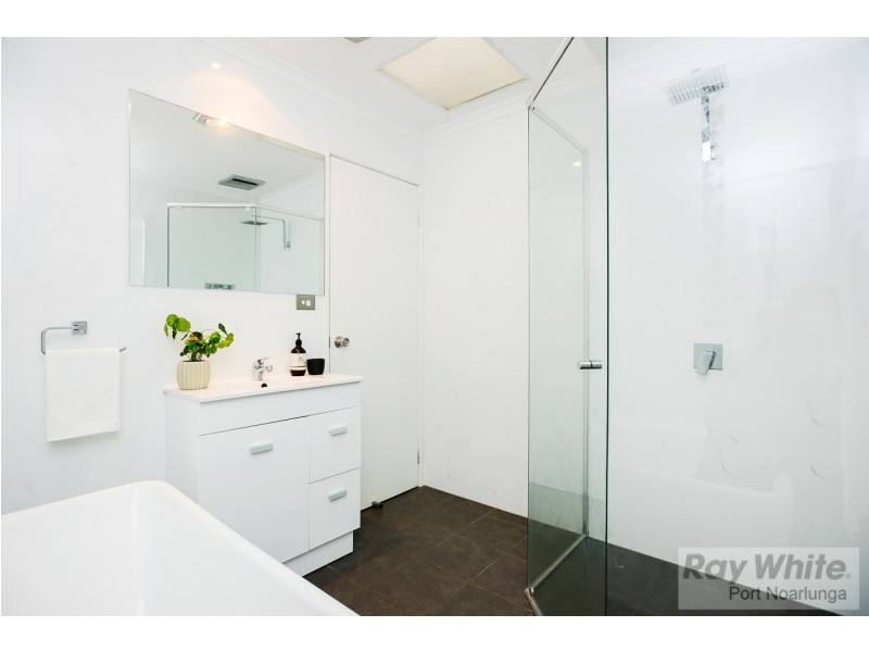 4 Lanceley Court, Trott Park SA 5158