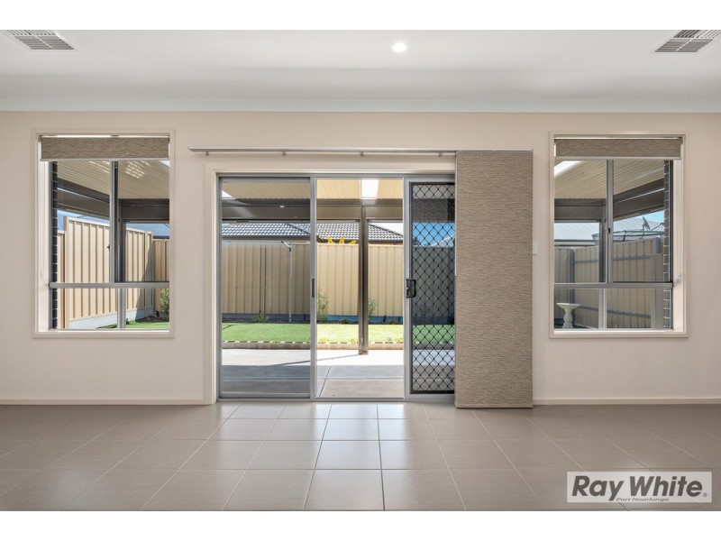6 Fathom Crescent, Seaford Meadows SA 5169