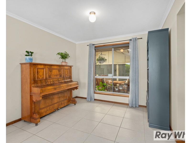 33 Baltimore Avenue, Morphett Vale SA 5162