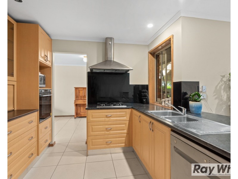 33 Baltimore Avenue, Morphett Vale SA 5162