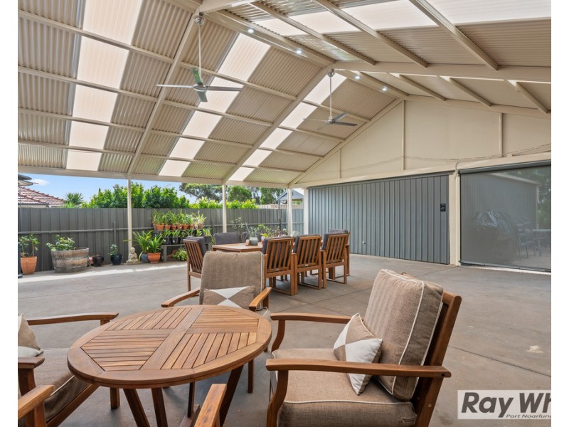 33 Baltimore Avenue, Morphett Vale SA 5162