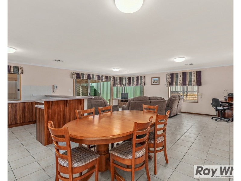 15 Navigator Avenue, Sheidow Park SA 5158