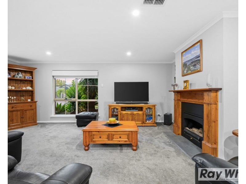 4 Chiton Avenue, Seaford Rise SA 5169