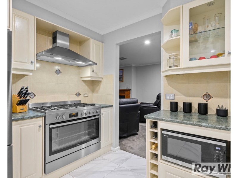 4 Chiton Avenue, Seaford Rise SA 5169