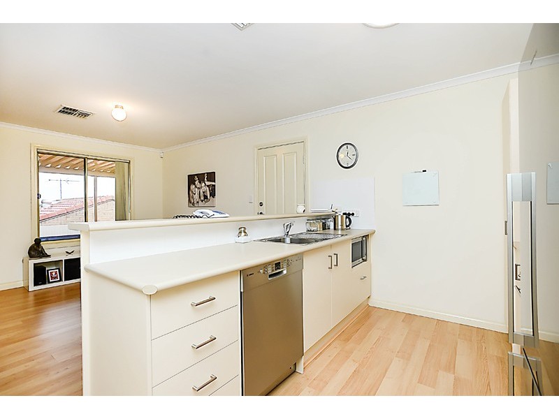 1, 2 Olivier Terrace, Hallett Cove SA 5158