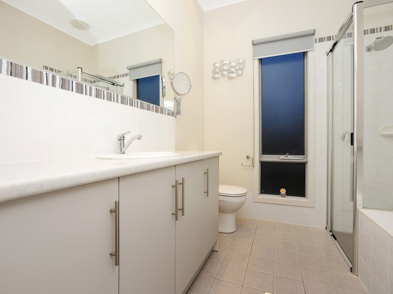 2 River Road, Port Noarlunga SA 5167