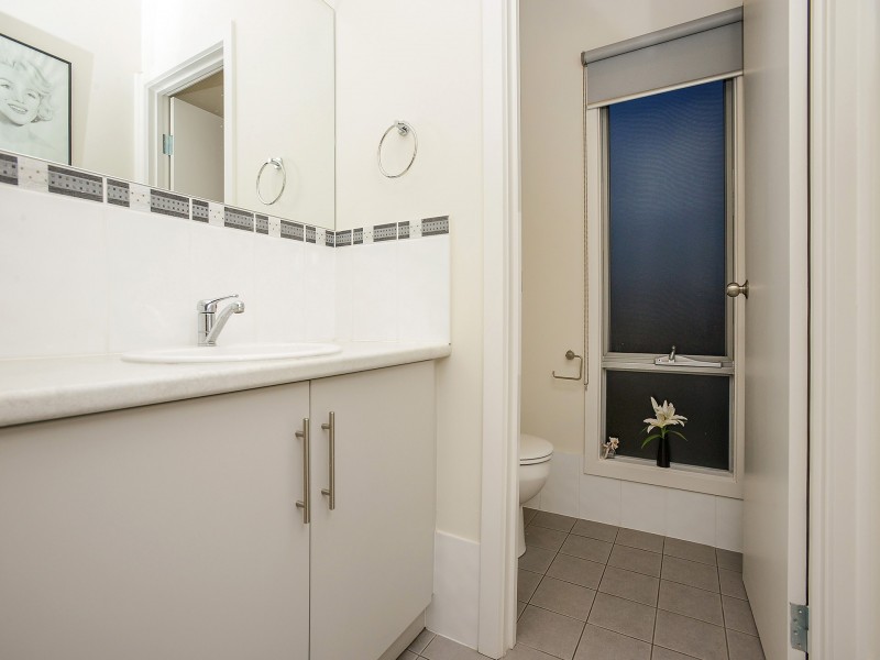 2 River Road, Port Noarlunga SA 5167