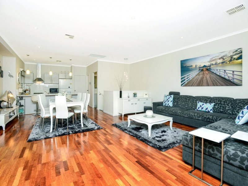 2 River Road, Port Noarlunga SA 5167