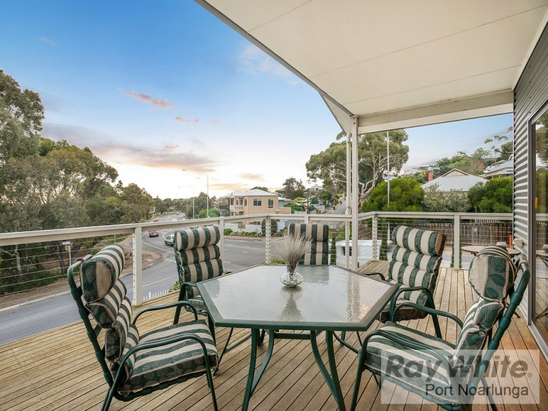 2 River Road, Port Noarlunga SA 5167