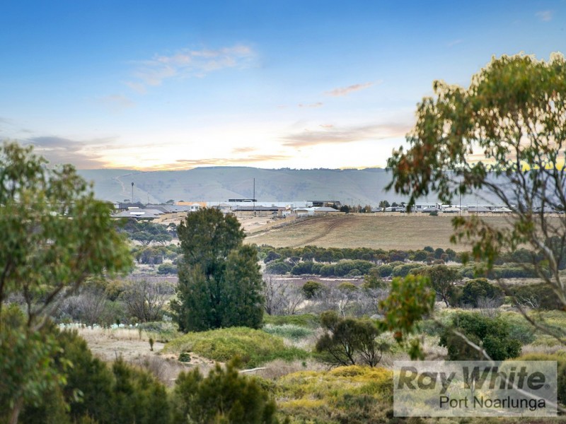2 River Road, Port Noarlunga SA 5167