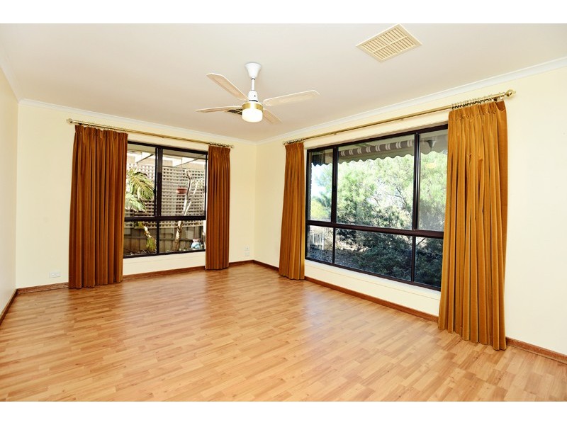 15 O’Halloran Lane, Hackham SA 5163