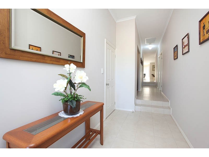 2 Antonio Street, Huntfield Heights SA 5163