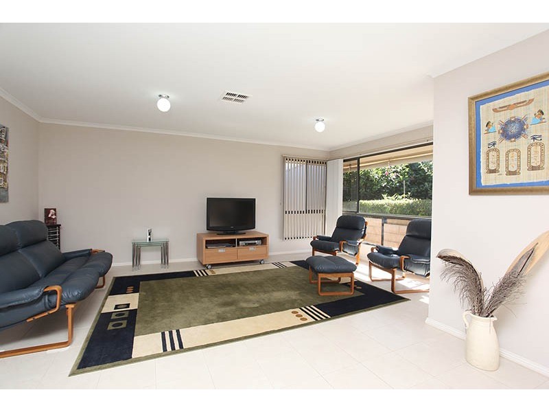 2 Antonio Street, Huntfield Heights SA 5163