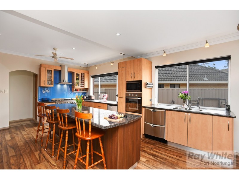 6 Sunset Court, O’sullivan Beach SA 5166