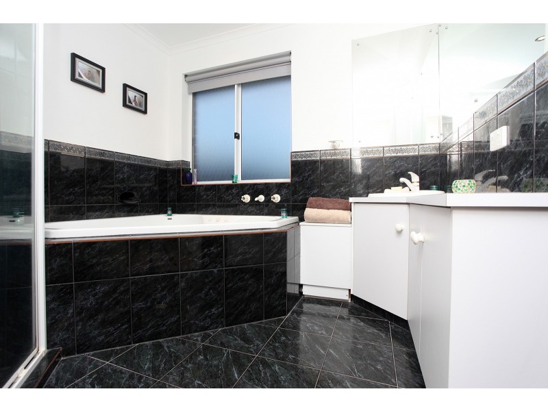 6 Sunset Court, O’sullivan Beach SA 5166