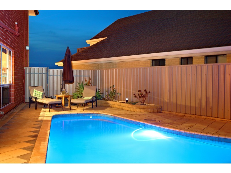 6 Sunset Court, O’sullivan Beach SA 5166