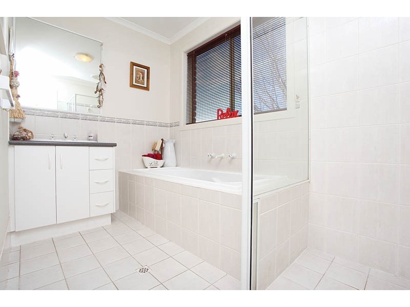 16 Erebus Glen, Hallett Cove SA 5158