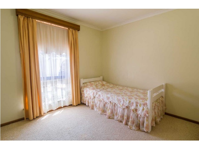 12 Ralphs Avenue, Port Noarlunga SA 5167