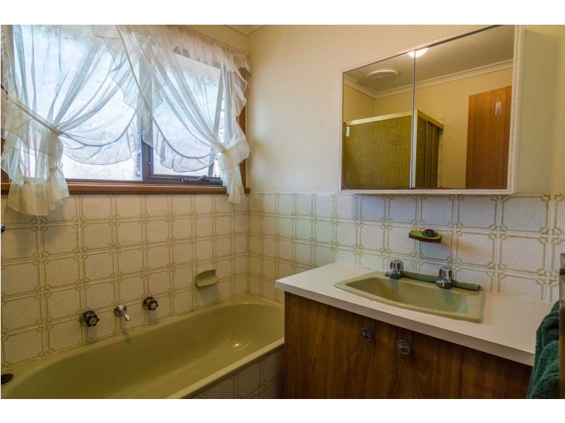 12 Ralphs Avenue, Port Noarlunga SA 5167