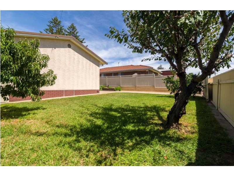 12 Ralphs Avenue, Port Noarlunga SA 5167