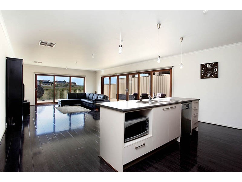 28 Erebus Glen, Hallett Cove SA 5158