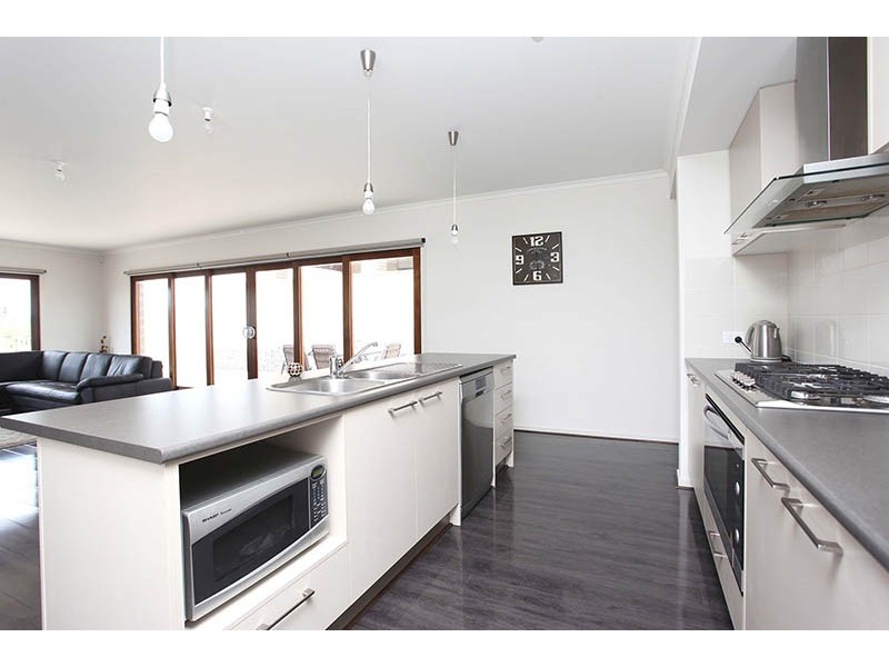 28 Erebus Glen, Hallett Cove SA 5158