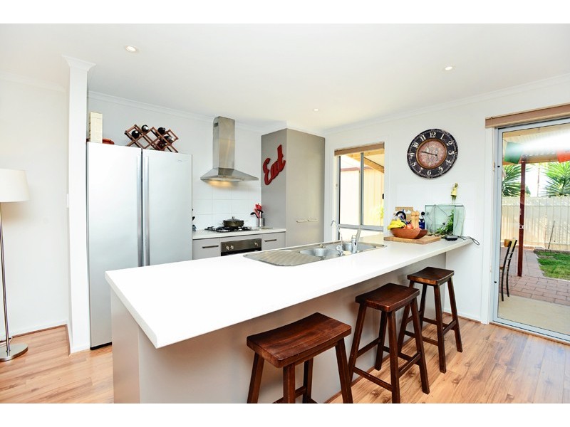 2 Cutmore Street, O’sullivan Beach SA 5166