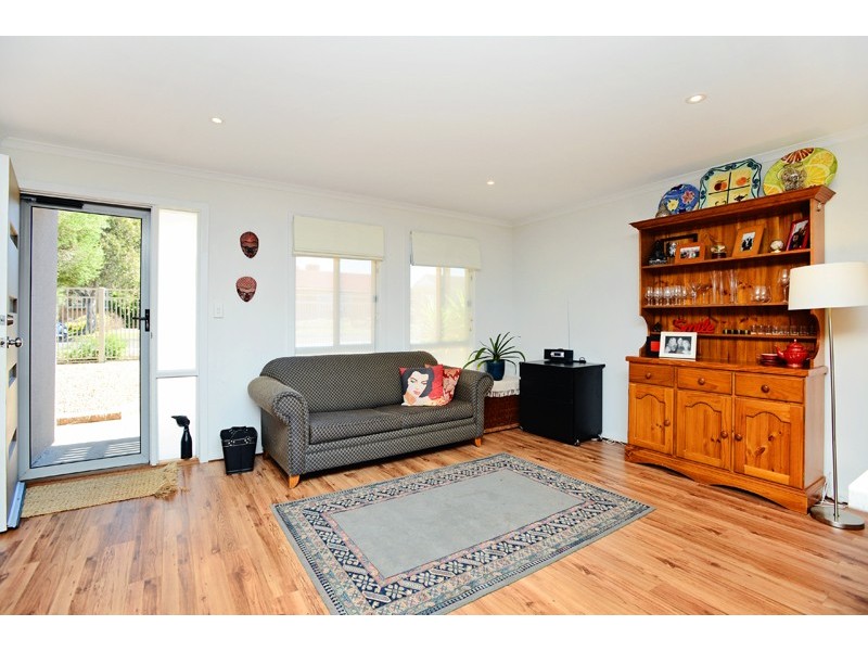 2 Cutmore Street, O’sullivan Beach SA 5166